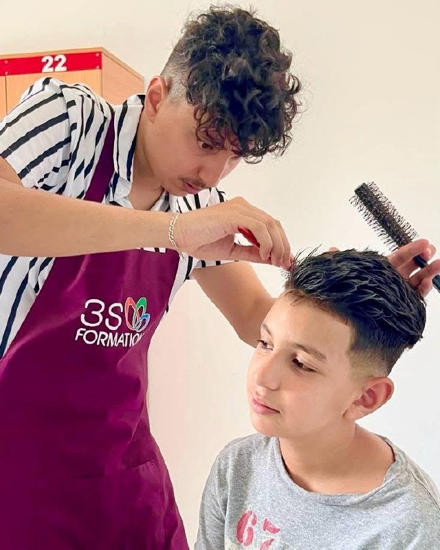 3S Formation - Coupe fade avec peigne brosse